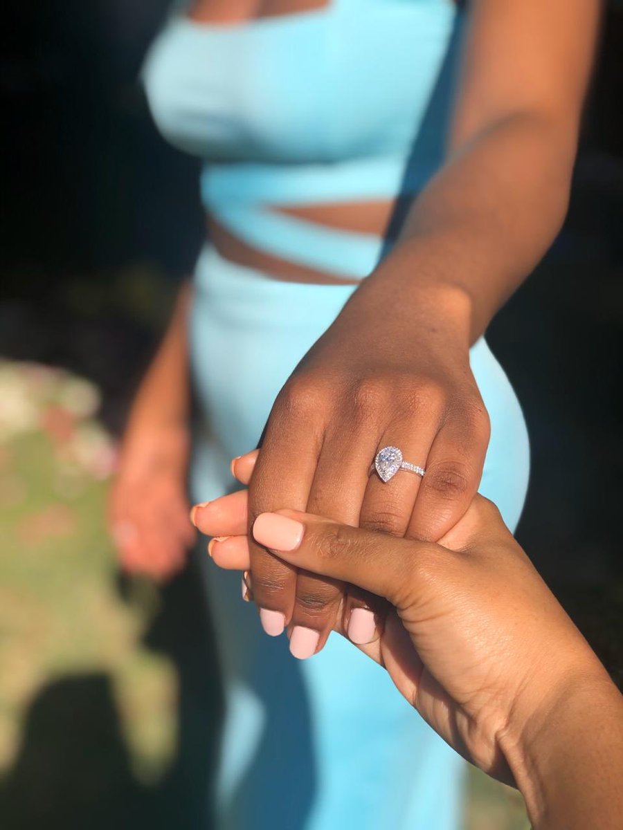 _gugz10's tweet photo. My new name is Fiancé 💍✨. 
14.12.2019 https://t.co/AoN2VLjl5P