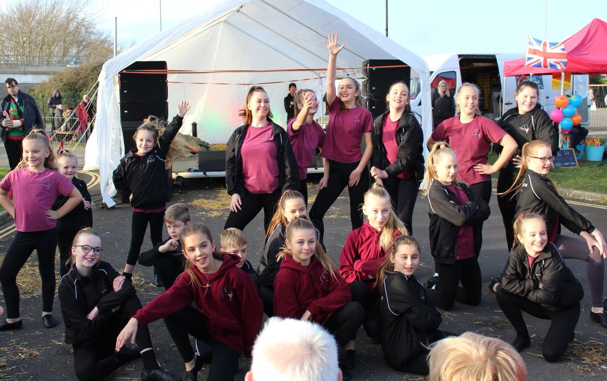 EvoDance15's tweet photo. We had a fantastic time at ���A Victorian Christmas’ event at The Palm House, Weymouth. Thank you to the organisers for having us and to everybody who braved the cold to come to watch. More photos on our Facebook page 👍🏻
#EvolutionDance #VictorianChristmas #ThePalmHouse https://t.co/xX0dXhHmHk