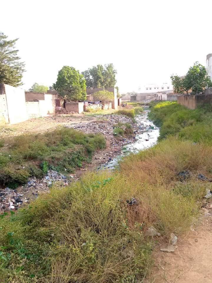 soksygims's tweet photo. Préservons l'environnement pour le bonheur de tout le monde !!!
Engageons nous pour la propreté environementale!!!!
La saleté n'est pas citoyenneté ! !
NB : c'est entre Kalaban et Niamakoro
#PreservonsLesBiensPublics!
#CitoyenModel
@FAMOC_MALI https://t.co/Nh0ERjhCCJ