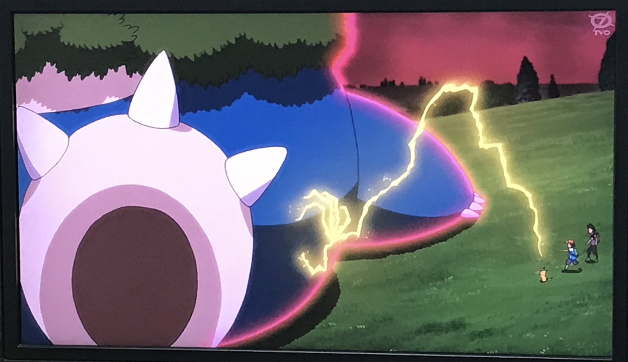 ひかるちん ピカチュウの10まんボルトでこれだからキョダイマックスの凄さを改めて感じた ピカチュウがメタモン顔に でもこの気持ちを分かるポケモンがもう一匹 W ポケモン剣盾 ピカチュウ アニポケ カビゴン ポケモン好きと繋がりたい T Co