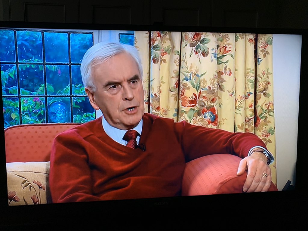 Gordon Routledge (@gordonroutledge) on Twitter photo Practice what you preach. <a href="/johnmcdonnellMP/">John McDonnell</a> talking #ClimateChange at home with a blazing #coal 🔥 fire and a well used coal scuttle. Heat escaping through single glazed windows. #andrewmarrshow Practice what you preach. <a href="/johnmcdonnellMP/">John McDonnell</a> talking #ClimateChange at home with a blazing #coal 🔥 fire and a well used coal scuttle. Heat escaping through single glazed windows. #andrewmarrshow