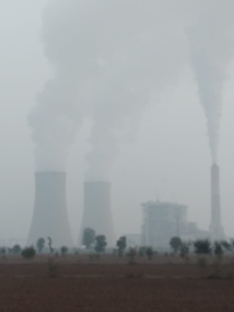 SyedMAbubakar's tweet photo. @dawn_com @ImranKhanPTI @ArifAlvi @aminattock @hnaqikhan @drmohsinhafeez @MeshalMalikk @gilanius @icimod @aminasarwar @OvaisSarmad @cheveningfco @eosmagazine @ClimateChangePK @EPD_Punjab @nabeelkniazi @WHO @WWFPak @Jejeel3 @asmaezdi @hnaqikhan asks, "How could you allow a #coal power plant to be constructed in an agriculture zone, where there are no #coal reserves?” “Such projects need to be investigated as these so-called ‘assets’ will become liabilities due to high costs and must not be allowed in future." https://t.co/e4638dxDKc