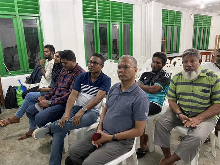 ADDhiffushi's tweet photo. Information session organized w/ help of International Pole and Line Foundation ( @IPNLF) &amp; Leynaaru Maldives to provide information for the fishermen of Dhiffushi.

Dhiffushi School / 12th Dec, '19

#ADDawares #ADDNGO #ADDmv #ADD #ADDhiffushi #Dhiffushi #Maldives @DhiMasverin https://t.co/G4gDAarElJ