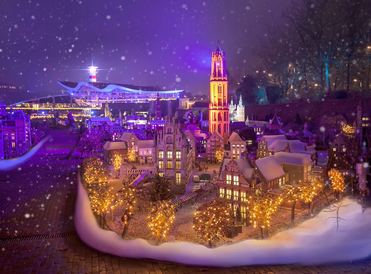 Meer dan 65.000 schitterende lichtjes, heerlijke winterse lekkernijen én natuurlijk sfeervolle taferelen✨ Kom naar de Winterweken in Madurodam >> denhaag.com/nl/event/40116…