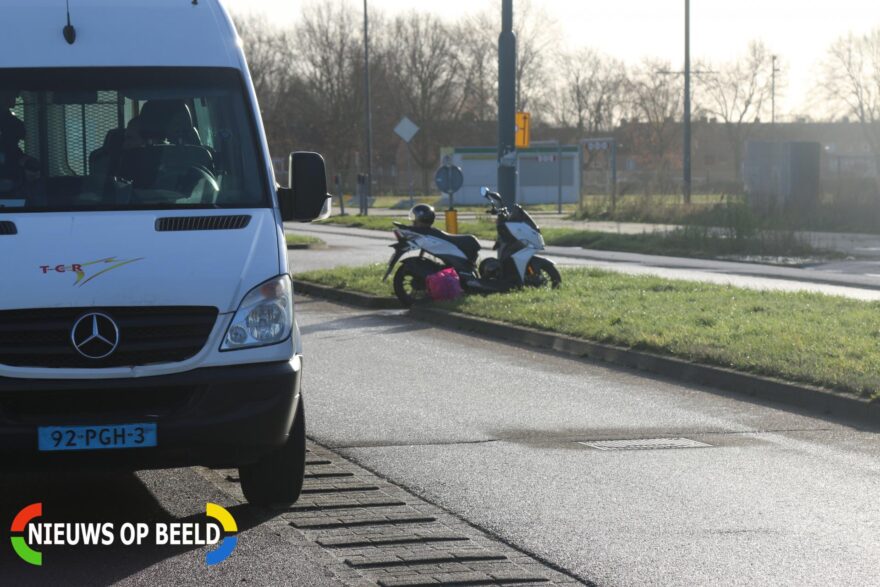 Scooterrijder gewond na ongeval met busje Lissabonlaan Sittard -..
