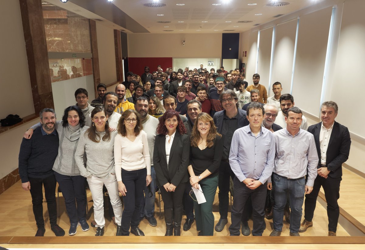 PlanetaDebug's tweet photo. Estudiantat @UJIuniversitat  dissenya 13 #videojocs inspirats en el #canviclimàtic. El #LivingLab #PlanetaDebug, cofinançat per la @fdnc_es, presenta a Menador els seus primers resultats https://t.co/GnXKKdFvST https://t.co/DOLGz7zb0x