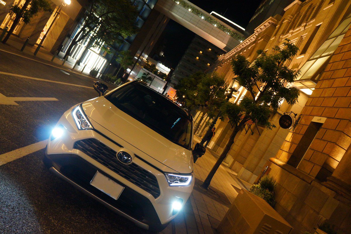 ryo_book's tweet photo. RAV4ネッツテラス夙川ミーティング参加車両紹介続き!もーは様 adventure、めけーも様(名前の響きがええですな) HYBRID G、ヨシー様(デルタフォース履き替え!)HYBRID G 😎 #toyota #RAV4 #netzkobe https://t.co/lkADkj59ep