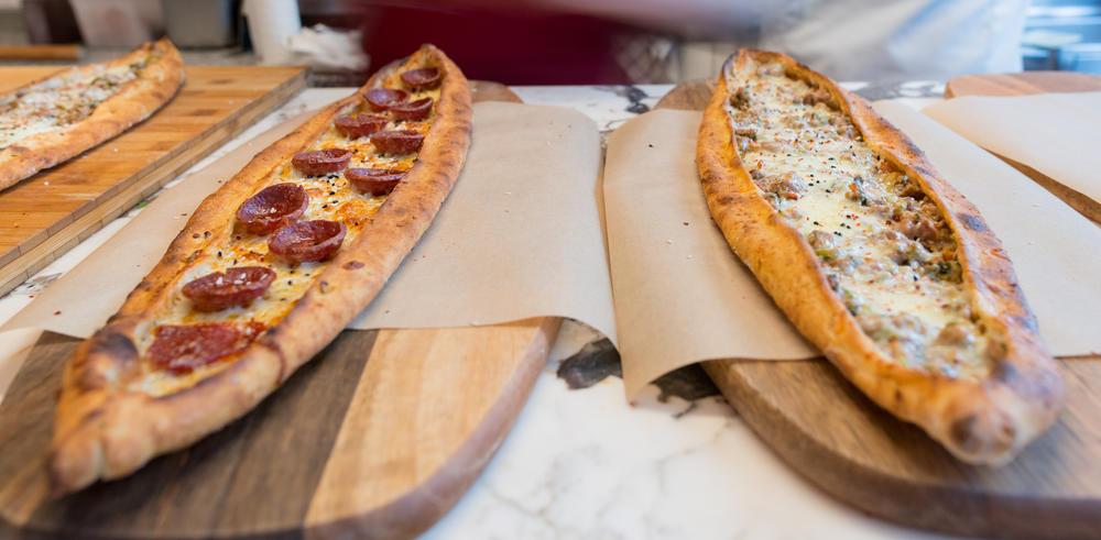 Palmarès des meilleures pizzas turques de Paris

👉 telerama.fr/sortir/notre-p…
Par <a href="/FrancoisChe/">François Chevalier</a>