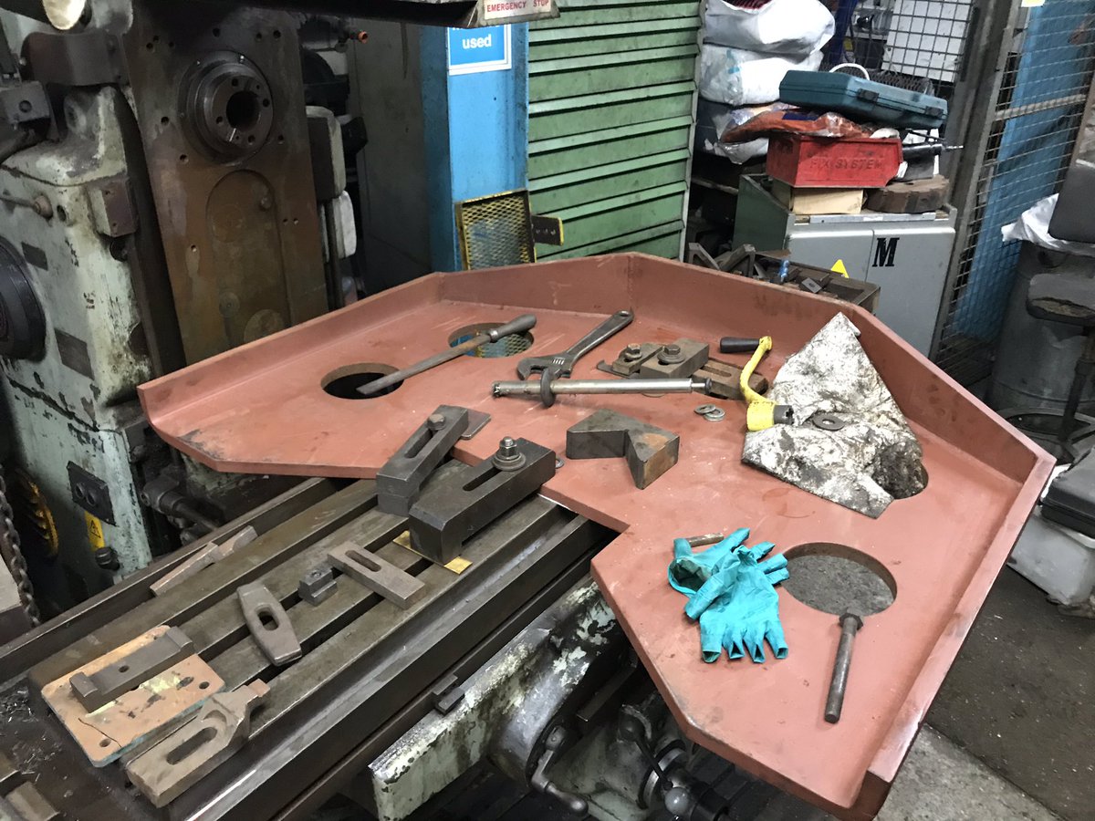 4123LMS's tweet photo. Loco boiler support plate being set up on horizontal milling machine for machining. #heavy. #steel #horizontalmill https://t.co/crLEOZVRrP