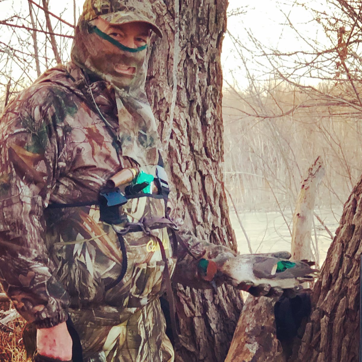 danigirl_rn's tweet photo. Duck hunt #greenwingedteal #Kansas https://t.co/ATLM5Iyvif