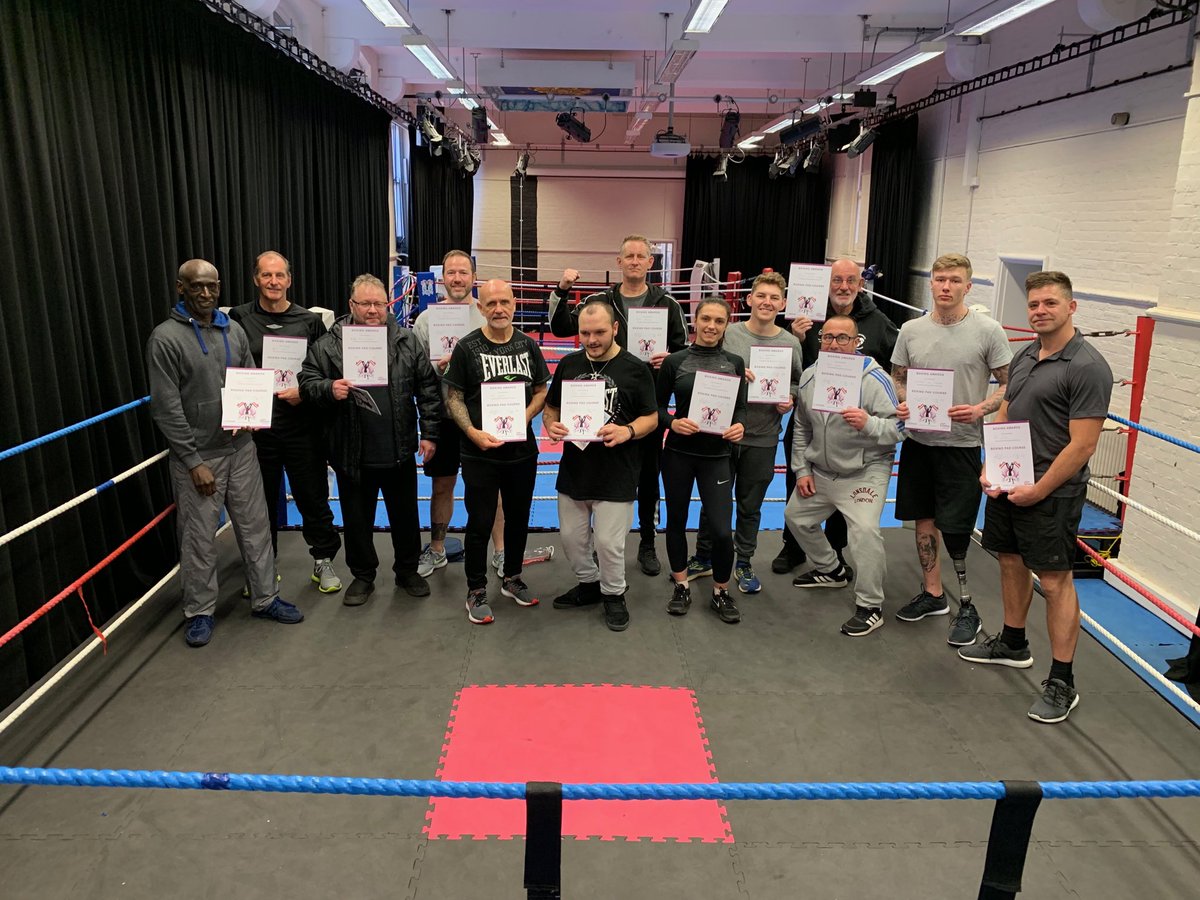 BoxingAwards's tweet image. Well done #padworkcourse at #hop all giving 💯 #dontthinkyoucanknowyoucan 👊🏾💥