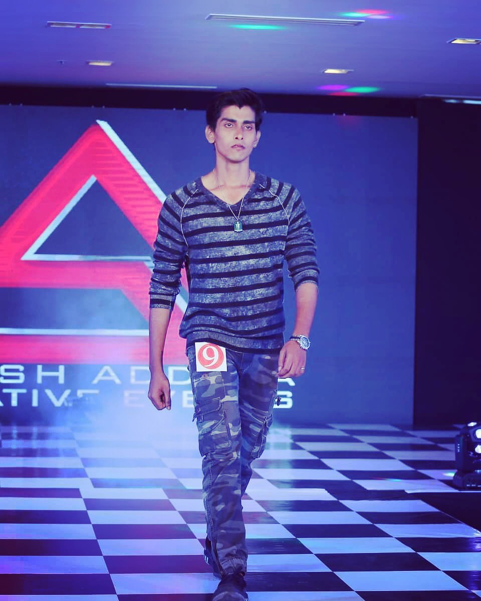 BunyanMelkey's tweet photo. Modeling goalsNow🤘🏻🔥#modeling #model #rampwalk #lovemodeling #telugufilmnagar @telugufilmnagar #satishaddala #princeandprincess #prince #princeandprincessofap #modelingagency #modelingislife @ap_models @modelingagencyindia @modelingagencyicon @modeling_agency.co.uk @rameshdembla https://t.co/kody7UQYGL