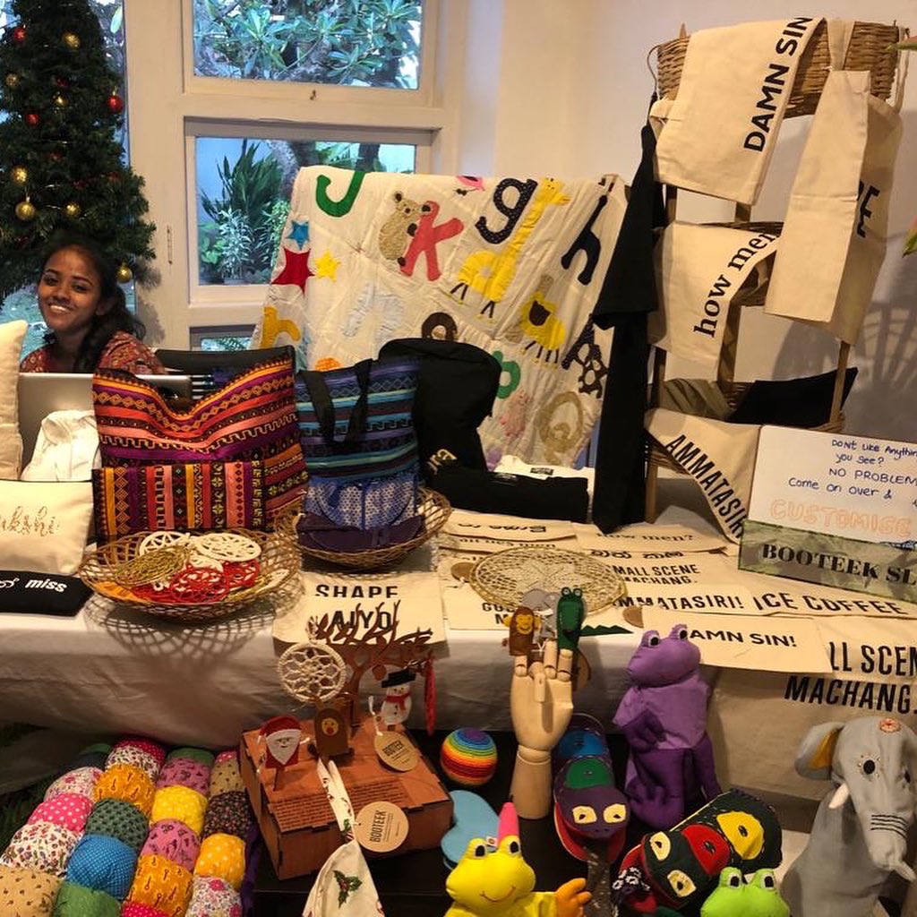 BooteekSL's tweet photo. So much love for @tropicoflinen for inviting us to be a part of their pop-up last Sunday ❤️ Also, a huge shoutout to our regular customers for dropping by 😊
#popup #christmasseason #socialenterprise #booteeksl #fairtrade #christmas #popupshop #ethicalfashion https://t.co/A9E4g9qWeb