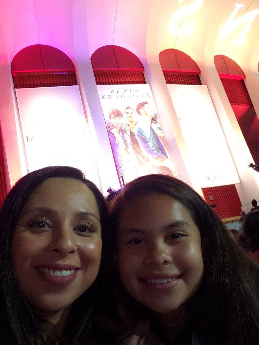 lovebugfld's tweet photo. @971AMPRadio Thank you so much for these tickets, amazing seats and such excellent performers! #AmpRadioLA #HappinessBegins #JonasBrothers @jonasbrothers You guys are amazing & handsome https://t.co/z6qEjb97Ss