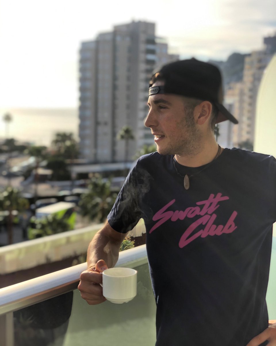 simovelasco's tweet photo. Il caffè dello #swattclub
non si beve alla mattina,
nè con il latte, nè con il thè
ma perchè, perchè, perchè?
@solowattaggio #130sivEla #esagerare #wattloading https://t.co/bqFq5K3Mvf