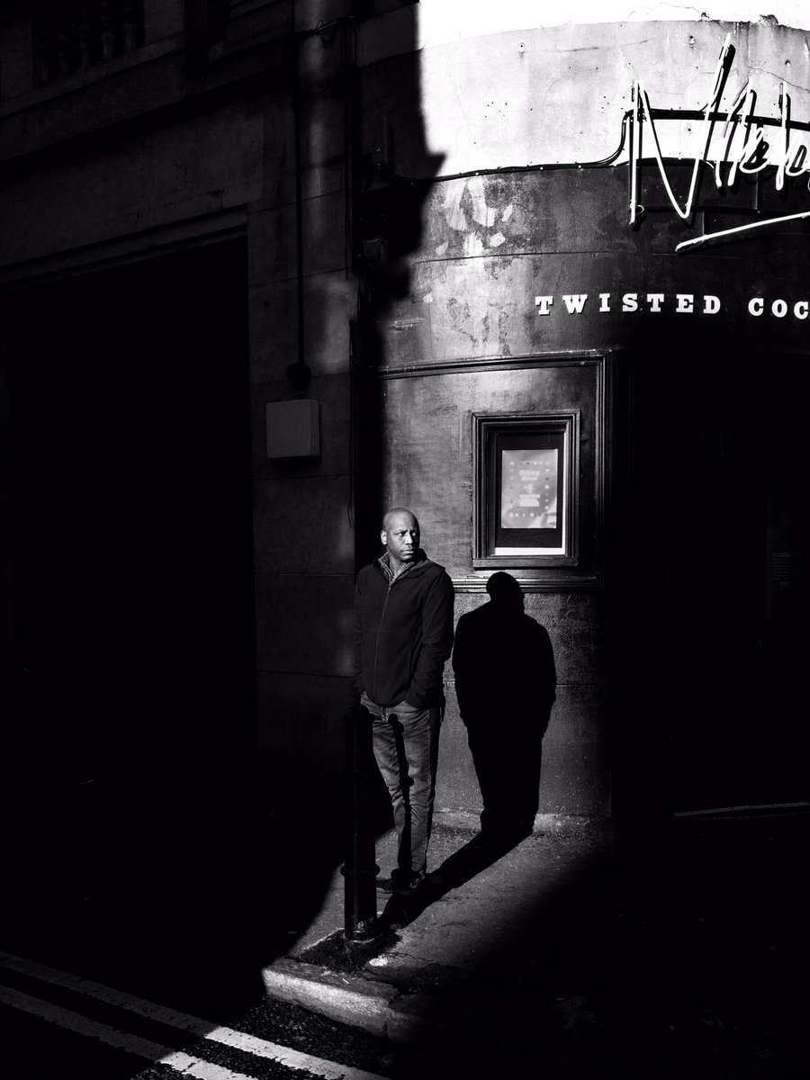 elronoPhoto's tweet photo. Twisted. #streetphotography #blackandwhite #photography #London https://t.co/Ael45pZjJ3