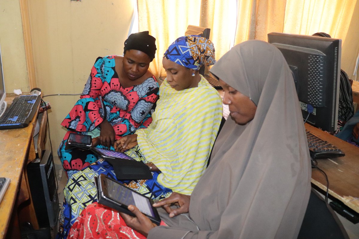 EAI_Nigeria's tweet photo. Adult participants engaged in practical activities on Day2 of the Tech4Families "Digital Literacy Workshop".

#EqualAccessIntnl
#FararTattabara
#FasahaARayuwarIyali
#Peace4Arewa
#Literacy
#Workshop
#Digital
#EqualAccessIntlEA
#kano
#kaduna
#katsina
@equalaccessintl
@KyleInFocus https://t.co/1vXnKuaQAr