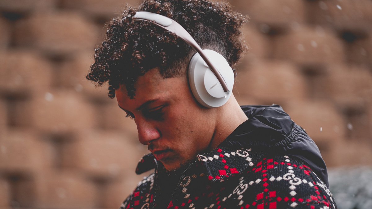 Chiefs's tweet photo. Snow game ready 🎧 https://t.co/H2PFusKuYj