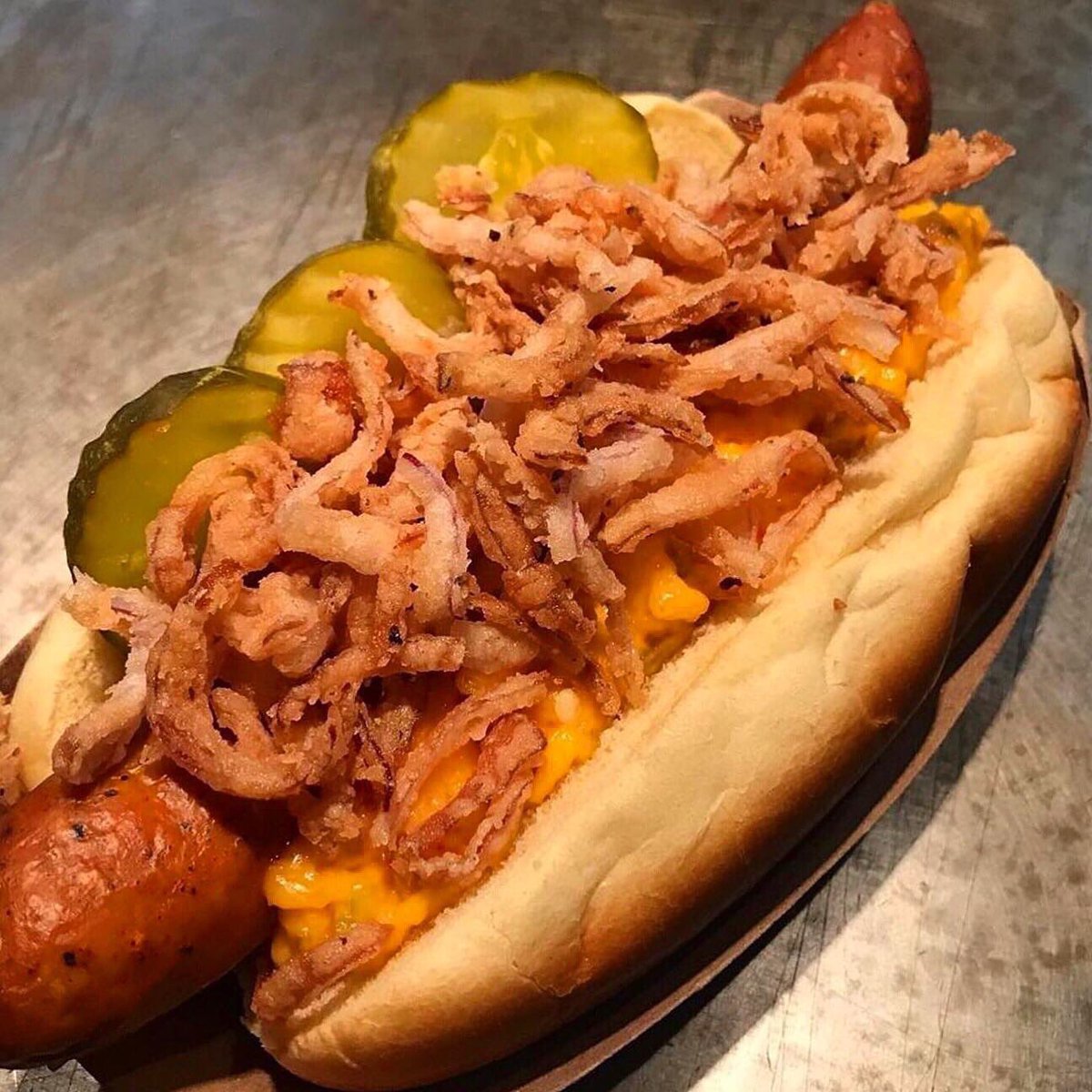 CateringByGoose's tweet photo. the halls are jealous: we’re decking NEW! Nashville Hot Chicken Sausage with house pimento cheese, pickles, and crispy onions — all ages seating and kids’ menu specials, too #SundayFamilyFunday https://t.co/Hj42Z44Vcp