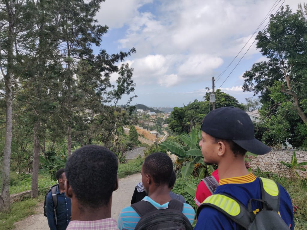 EsihHult's tweet photo. Recap de la Visite des équipes inscrites pour l'Hultprize ESIH à AZAKA le 14 décembre 2020.

“Building Startups That Have A Positive Impact On Our Planet with Every Dollar Earned”Can we build bold businesses that have a positive net impact on our planet with every sale completed? https://t.co/cDjV1bD63D