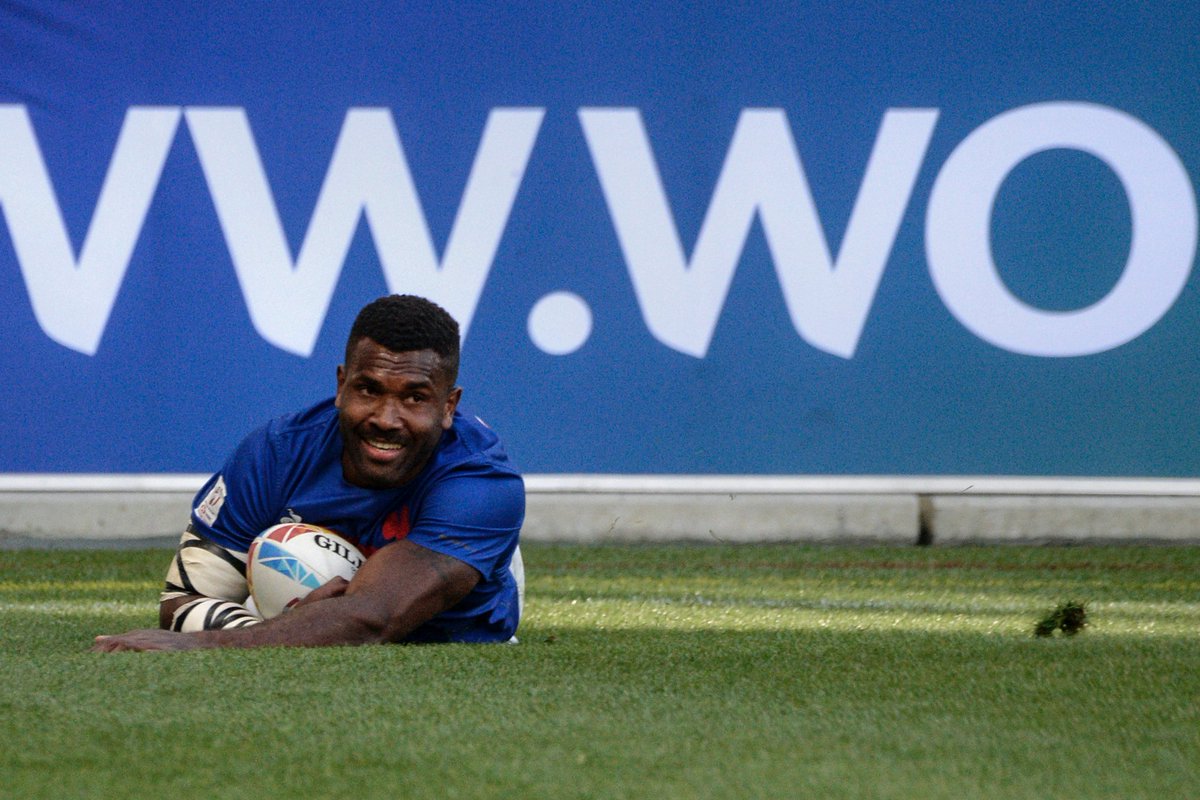 📸 Quand tu viens d'aplatir l'essai de la victoire... 😋 <a href="/TaviteVeredamu/">Tavite Veredamu</a> #France7 #CapeTown7s