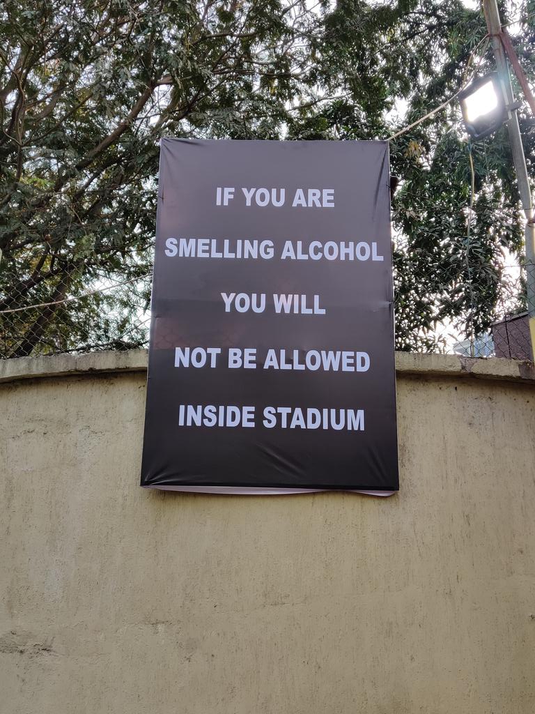 rachitaprasad's tweet image. Stop smelling that alcohol! 

#U2Mumbai #U2 #U2TheJoshuaTree2019