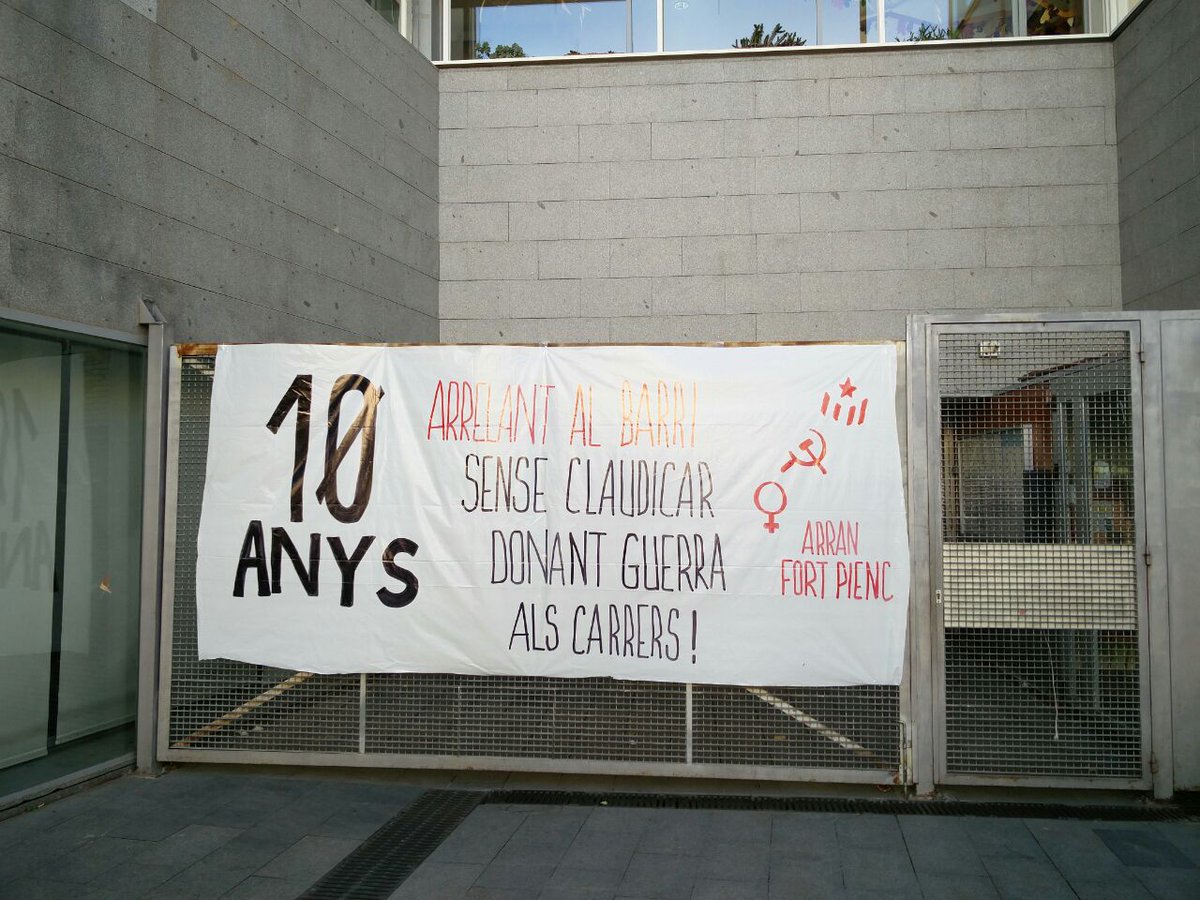 CUPEixample's tweet photo. Avui celebrem els 10 anys d'organització juvenil al Fort Pienc. 10 anys arrelant al barri sense claudicar i donant guerra als carrers. @ArranFortPienc https://t.co/DSgdMYYiRX