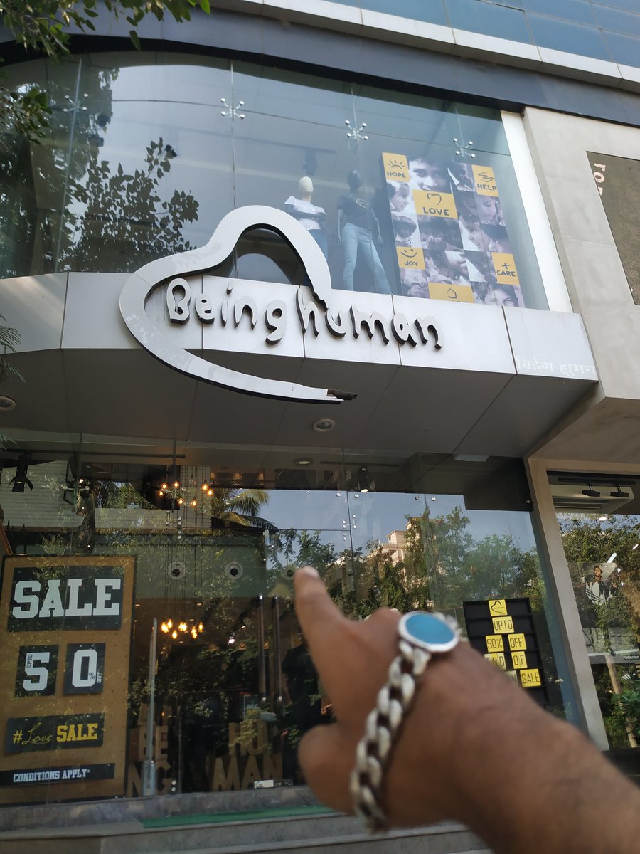 SSALMANISTAN's tweet photo. The best place to shop in #Mumbai @bebeinghuman store

Weekend special offer up to 50% off zyada sonchneka nhi jaaneka Shopping karneka

I Style #SalmanKhan #BeingHuman 

Jeete hai Shaan se @BeingSalmanKhan fan ke naam se

#6DaysToDabangg3 https://t.co/XdAwJZkGx8