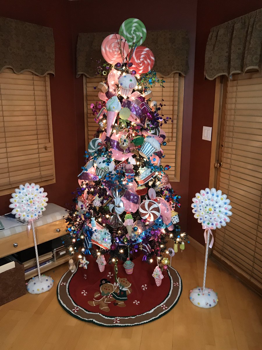 aunteju's tweet photo. @KateySagal I usually do 6 trees but cut back to only 3 this year❤️ https://t.co/joFq2n98r9