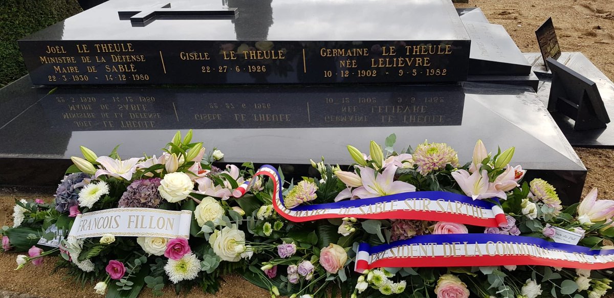 MarcJoulaud's tweet image. Commémoration de la disparition de Joël Le Theule ce matin à Sablé-sur-Sarthe en présence de @FrancoisFillon. Les saboliens n’oublient pas celui qui a marqué à jamais de son empreinte Sablé.