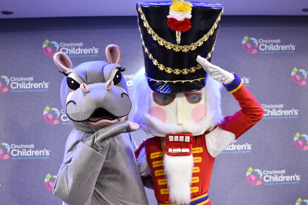 WKID33's tweet photo. Last week, we had Fiona and The Nutcracker from the @CincyBallet come by the studio to read The Nutcracker and the Mouse King, as well as teach us a little ballet lesson! Who wants a Hippopotamus for Christmas? #CincinnatiBallet #TheNutcracker https://t.co/NqnnlHHZIb
