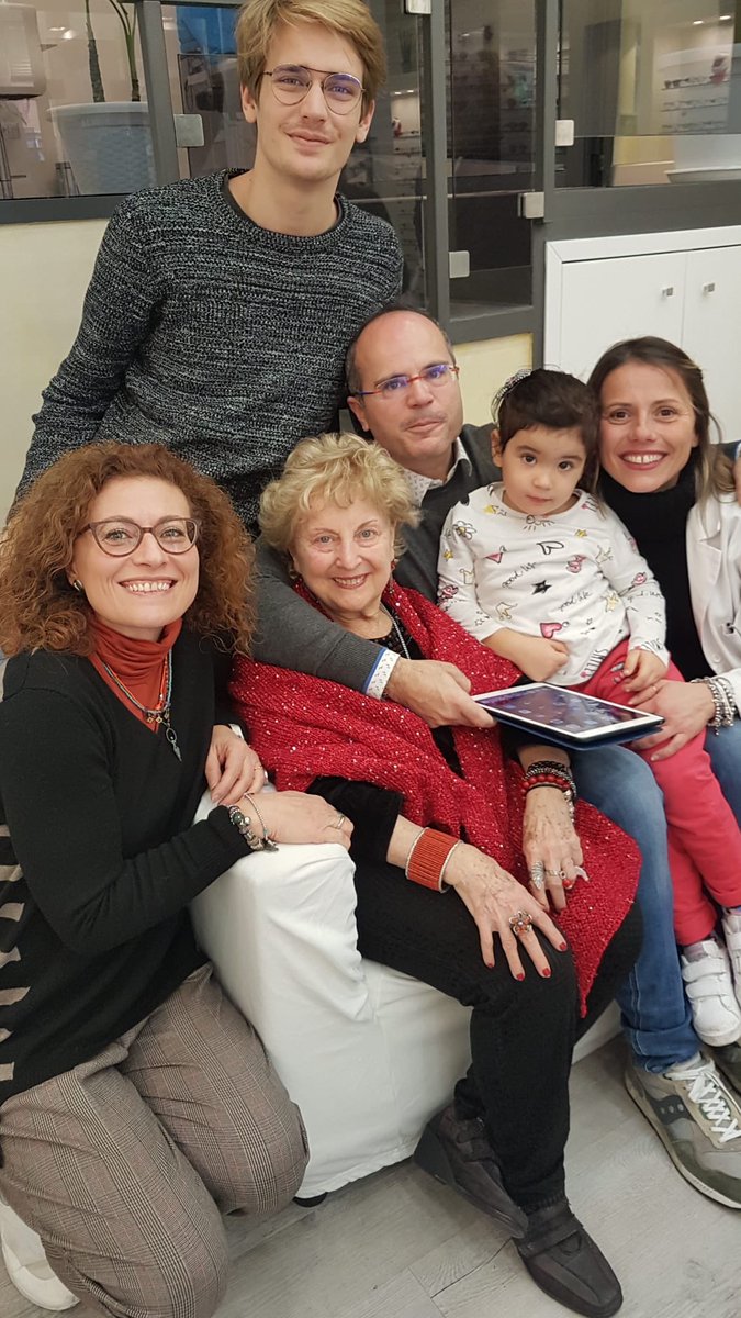 diecidecimi's tweet image. C’è aria natalizia @diecidecimi #MerryChristmas #Natale #hoyacenter