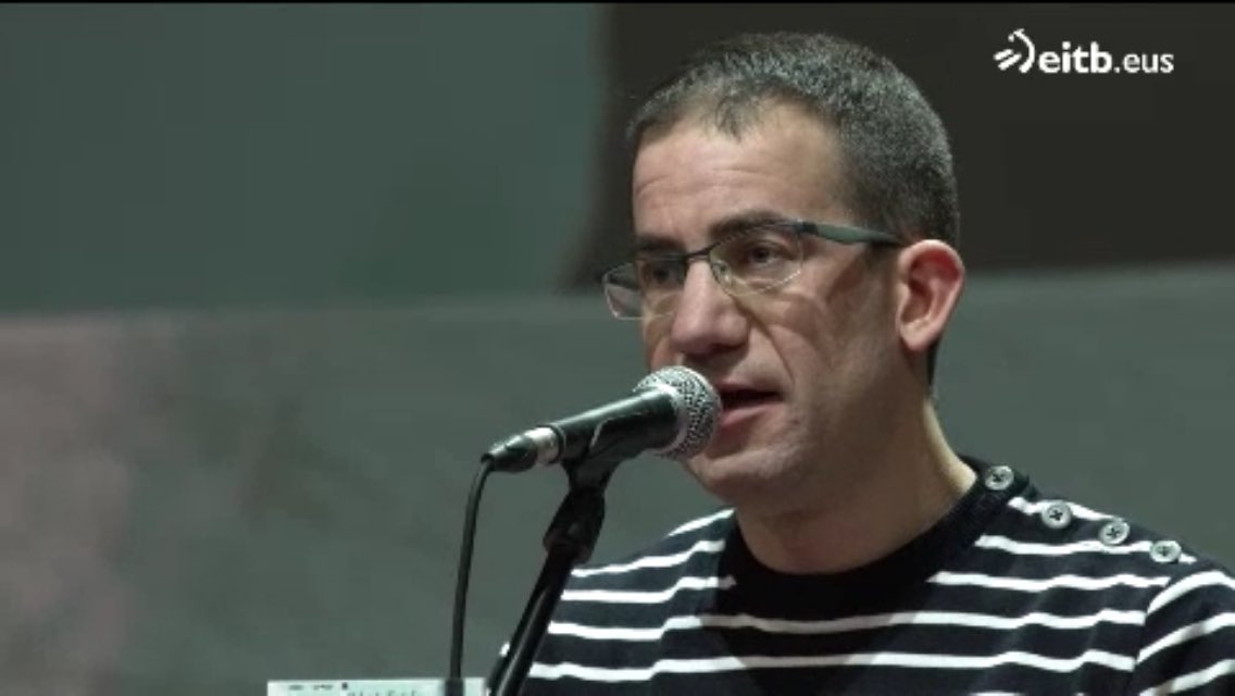 gorkafm's tweet image. HARI irekitzen dut atzoko (#GBTX19) Agin Labururen bertso bat transkribatzeko #austimo-ari buruz (Barkatu akatzak) 👇🏾