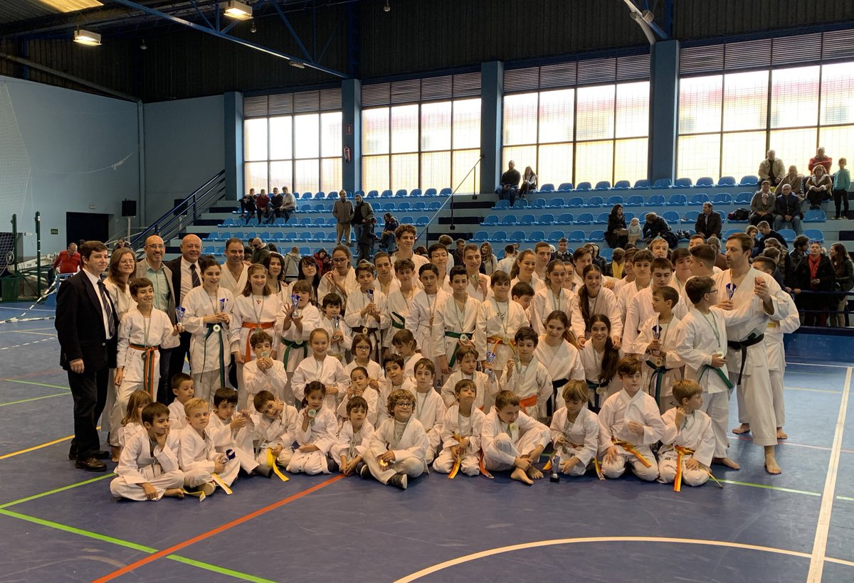 Gran exhibición de Karate Do Shotokai está mañana en el Complejo Deportivo de Malasmañanas, mostrando los valores y habilidades que este deporte enseña.
#AlcalamasDeporte