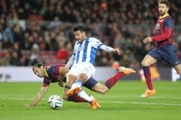 RealSociedad's tweet photo. Podríamos jugar al tú más

#AurreraReala https://t.co/SwrvqUqjQS