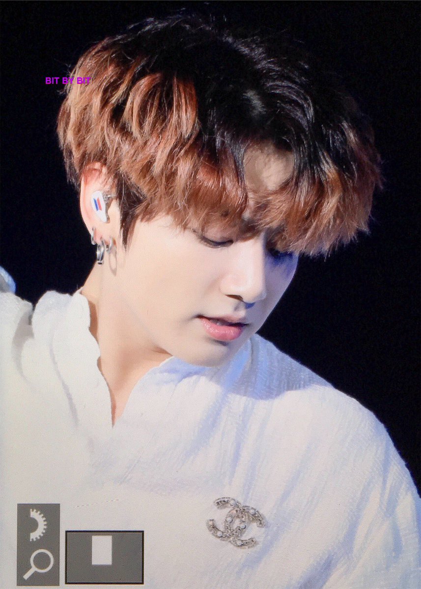 krsnj_jk's tweet photo. 191215 JAPAN OFFICIAL FANMEETING VOL.5 [ MAGIC SHOP ] in Osaka. 😊💜
#JUNGKOOK #BTS #Euphoriaforever @BTS_twt #AlwaysWithBTS #BTSforthekids #BTSforCharity #BTS23M #My2019withBTS #KakYoongiGanteng #PersonaOutNow #WeLoveYourVoiceTaehyung #BTSwins10s #MAGICSHOPinOsaka https://t.co/emmJhLCYP3