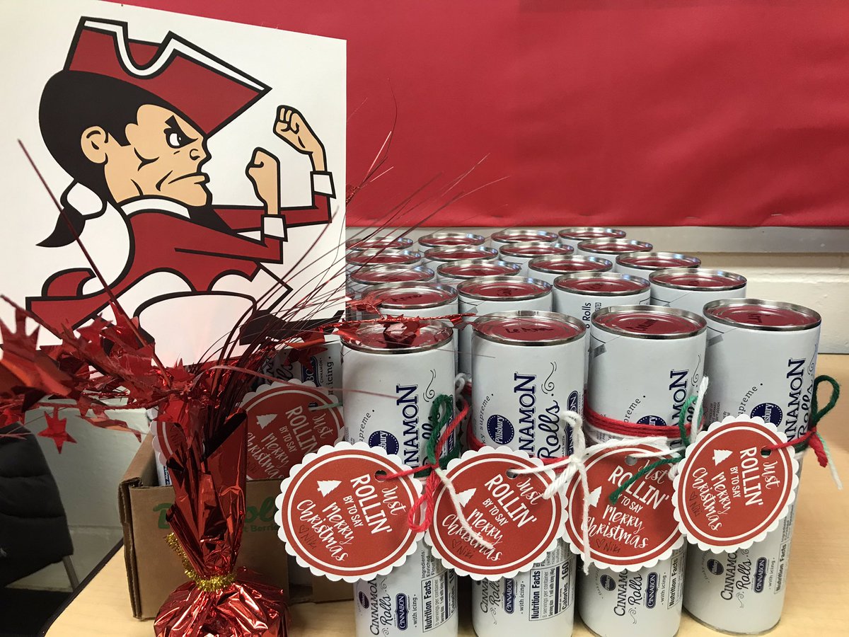 nikid81's tweet photo. Staff Holiday Breakfast Day was Friday! One small way to show appreciation for the @PCSD_FV staff! https://t.co/zbqEV5SuHB