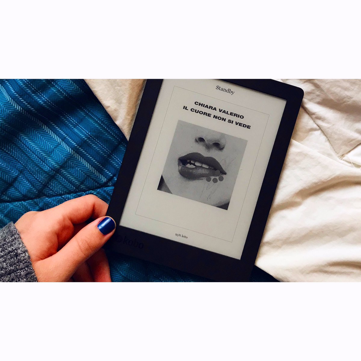 giulia_anny_'s tweet photo. Il finale mi ha lasciata interdetta. È come se qualcuno avesse tolto la corrente sul più bello. I protagonisti sono un filino troppo belli belli in modo assurdo. Sul resto, c’è da riflettere.
#libri #libriletti #ilcuorenonsivede https://t.co/A9uGixv7IZ