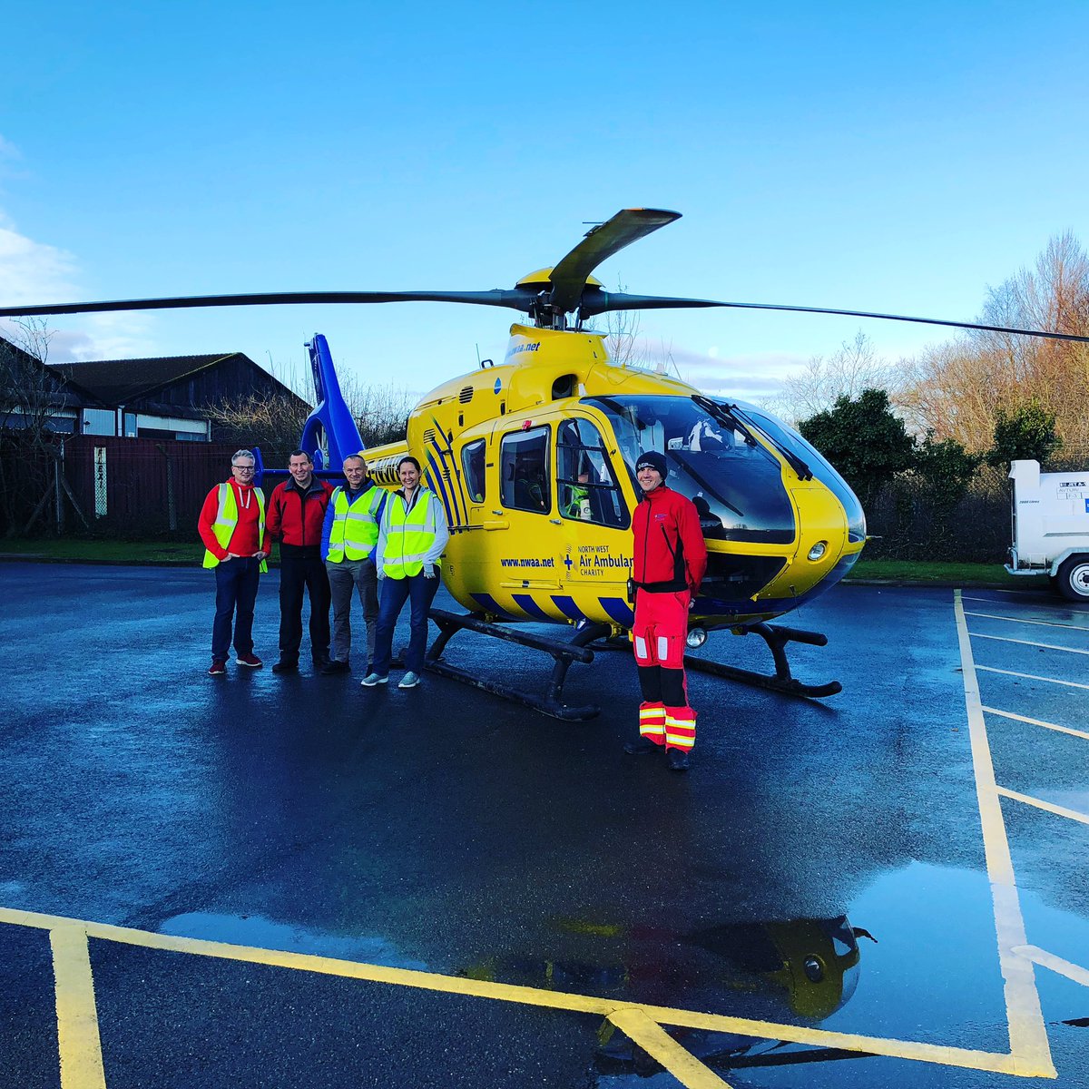 EMManchester's tweet photo. Great visit to @NWAirAmbulance this morning with @drketamine @_nmay @cliffreid #andyduncan https://t.co/zRk9T2prC1