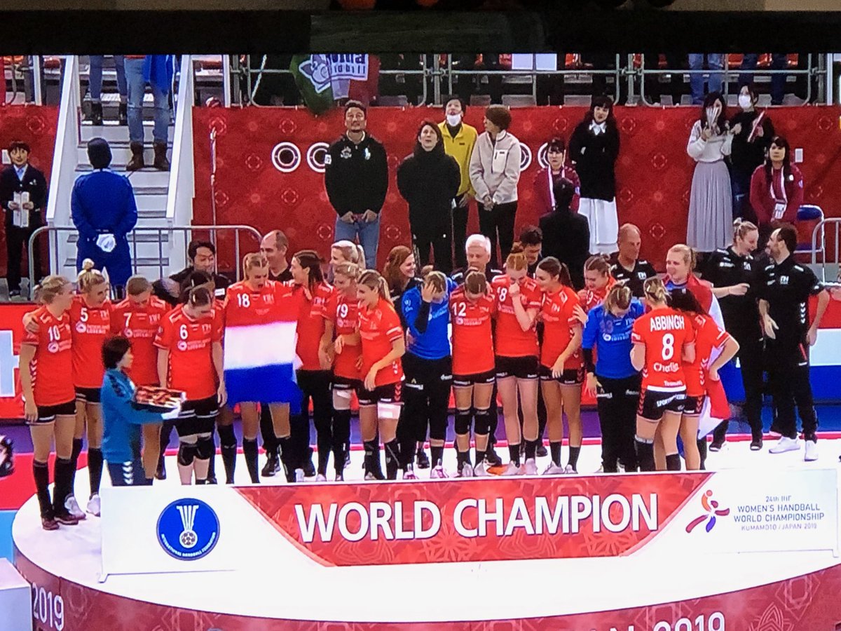 Waar is dat feestje, hier is dat feestje!!! 😄😊😄🍀✨🍀