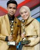 Ridone_D24Q's tweet photo. Lagi..... Doorprize Tanda Tangan Fildan Lesty utk 3 org pemenang : 

Upload yg paling Epic Foto mereka berdua menurut versi kalian dan sertakan tagar #ProjectFilles
#MashUpFildanLesty

3 pemenang hubungi saya nnt ya,
Kita nangis bareng² di pojokan. 😭

Wajib foto 👇👇 https://t.co/uVqXT7ynZT