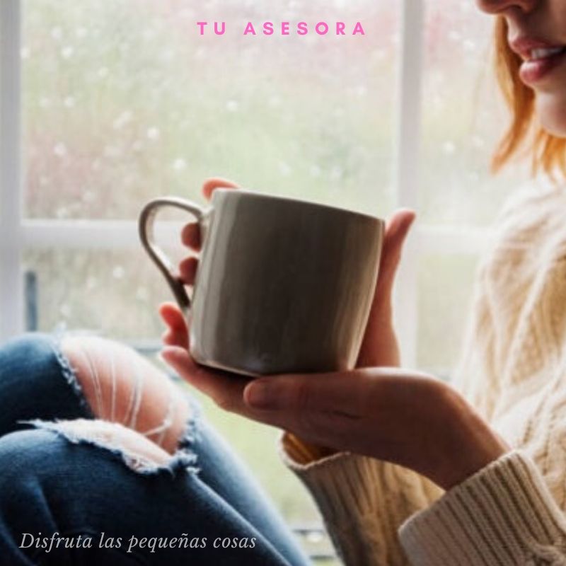 asesoranding's tweet photo. Que disfruten de este domingo lluvioso ☕️🧁

#domingo #descanso #familia #amigos #love #tuasesora #asesoramientodeimagen https://t.co/k1wFJy6r91
