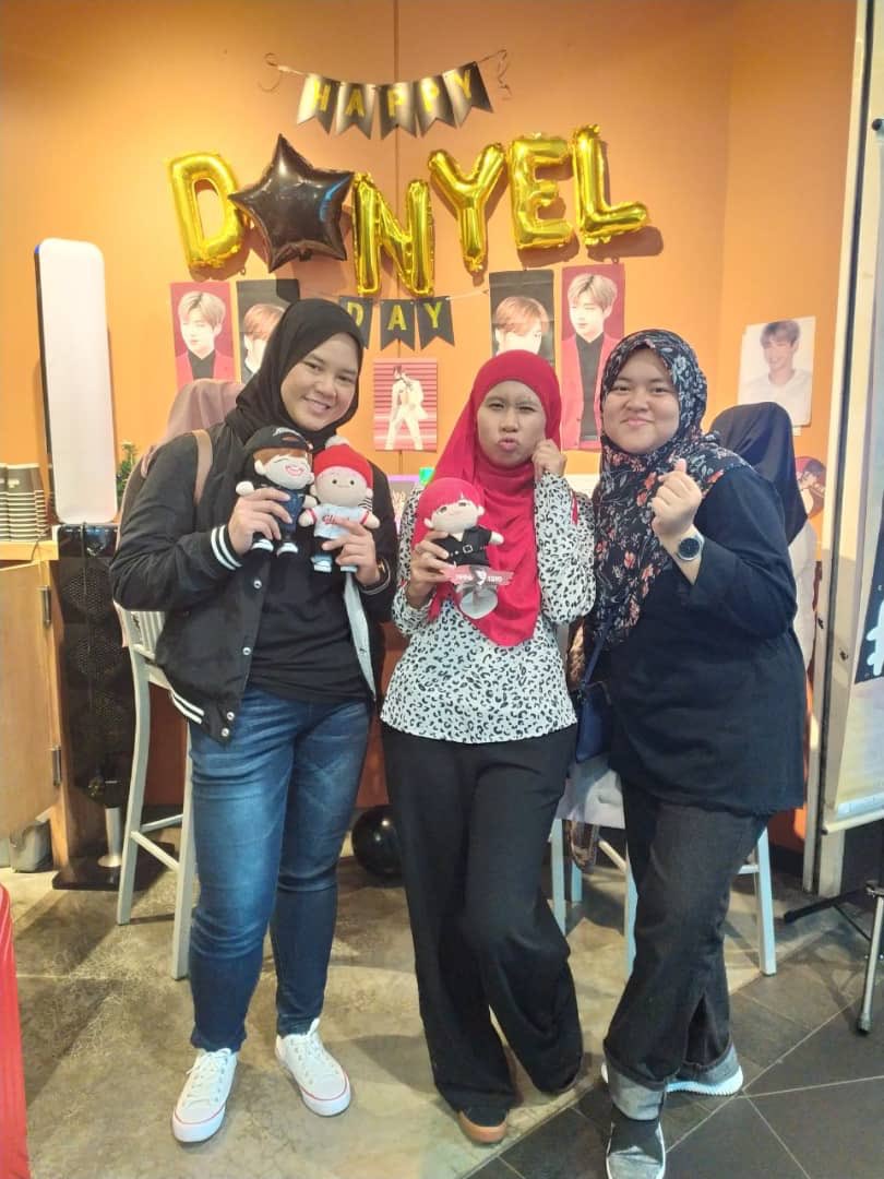 flowerboomerang's tweet photo. Spent lil time with Epah ๐ฅฐ๐ฅฐ๐ฅฐ@chickenspeaches susah betul nak jumpe diaa๐น safe drive, hun! ๐
#24ColorsofDaniel https://t.co/eyHGUhurpp