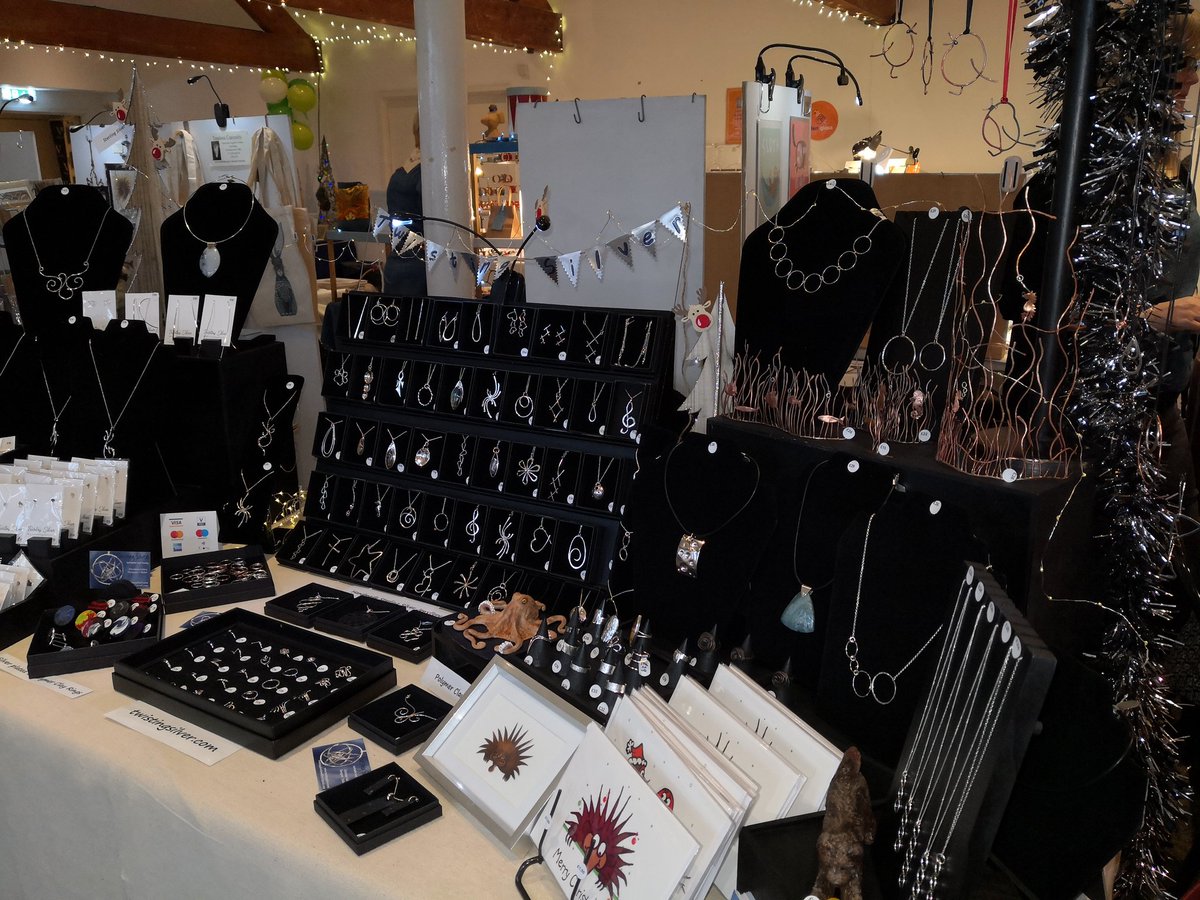 TwistingSilver's tweet photo. We're open until 4 today, loads of gorgeous Christmas gifts here 🎄😁🎄😁🎄 https://t.co/7KnKMKlrfR