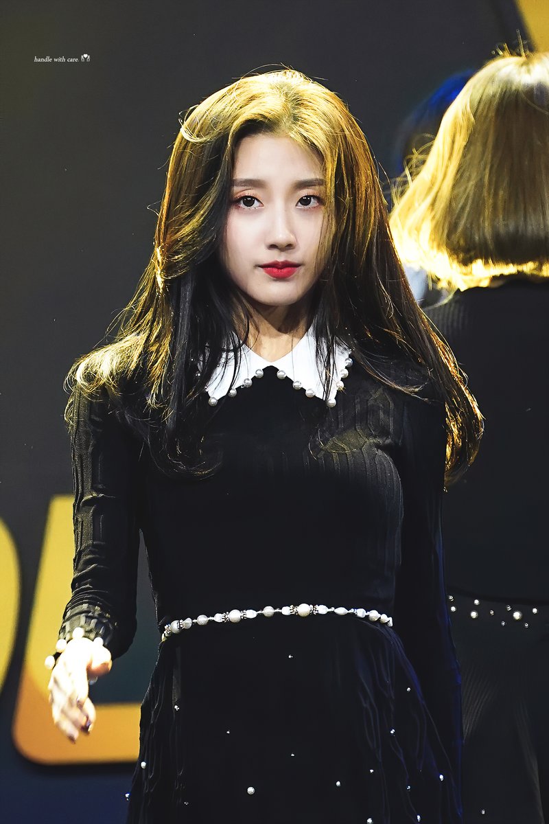 FragileLVLZ's tweet photo. 191209 골든글러브

#Lovelyz #Yein #러블리즈 #정예인 #예인 https://t.co/YPRWIVVFOO
