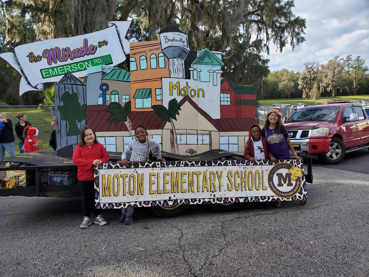 anisadventures's tweet image. Christmas Parade 2019 🎅🤶🎄❄⛄
#betonus #adventuresinsecond #magicatmoton #miracleonemersonroad #parade #firstplace