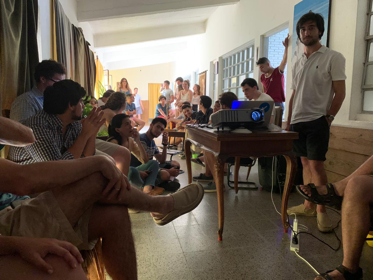 Jovenes40's tweet photo. Gran despedida de año!

Cerramos un año de grandes retos, victorias y aprendizajes, mirando hacia el futuro con la certeza de que Sabremos Cumplir!

#SigamosHaciendoHistoria https://t.co/8H6uUWjWMi