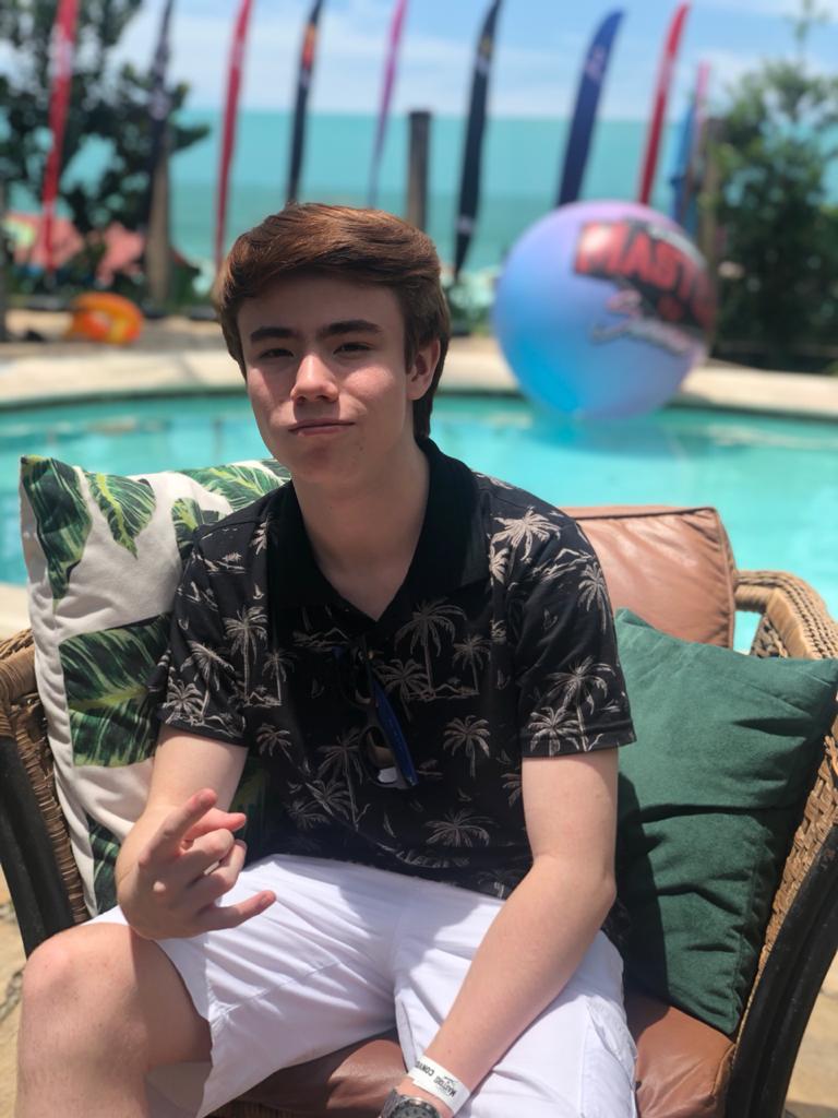 matheusueta's tweet image. Aql solzinho bem forte que indica que a bala vai comer hoje hehehehehe #GCMasters @GamersClubCS