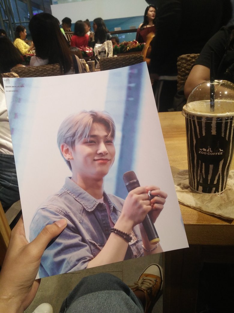jeooooonsss's tweet photo. Tapos gulat pako kasi nanalo pako sa pa-raffle heheheheh my hangyul heartueeeee ๐ thankyou so much @ONEITPH #TemptationsX1 https://t.co/cznc82SKtK