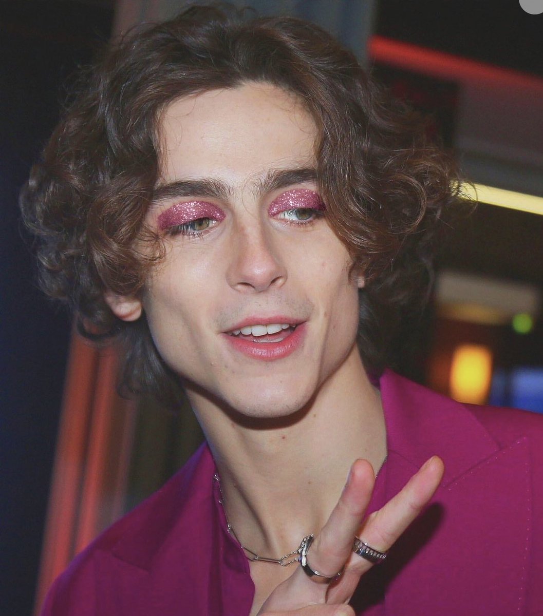 timmysstats's tweet photo. imagine the power he would have if he wore glitter eyeshadow 😩 https://t.co/pwno2oYbRg